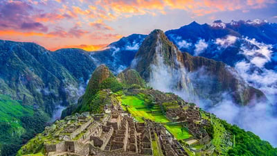 Tasty & colorful travel in Brussels, Peru!