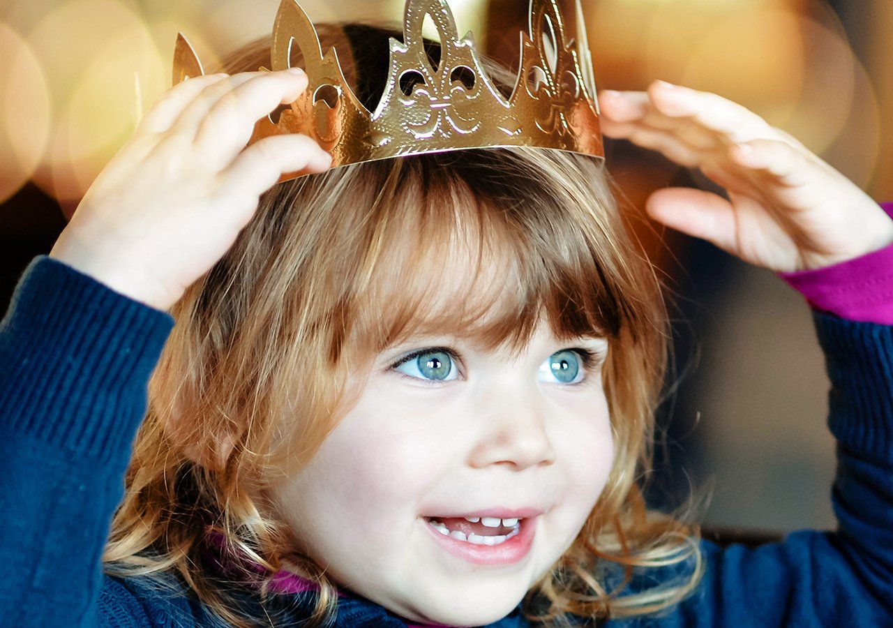 Day of the crown, celebrate tradition, slice at a time