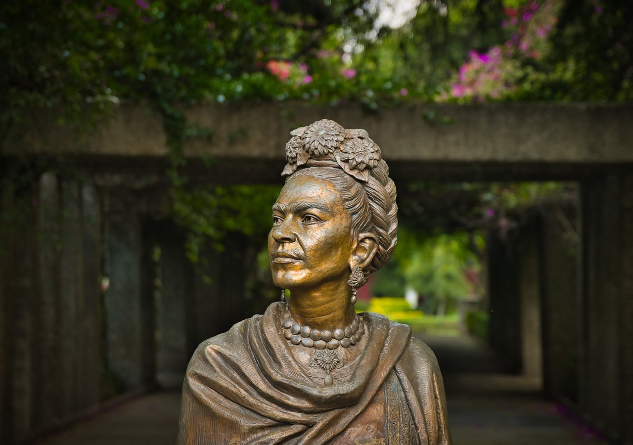 Frida Kahlo buste - Mexico museum