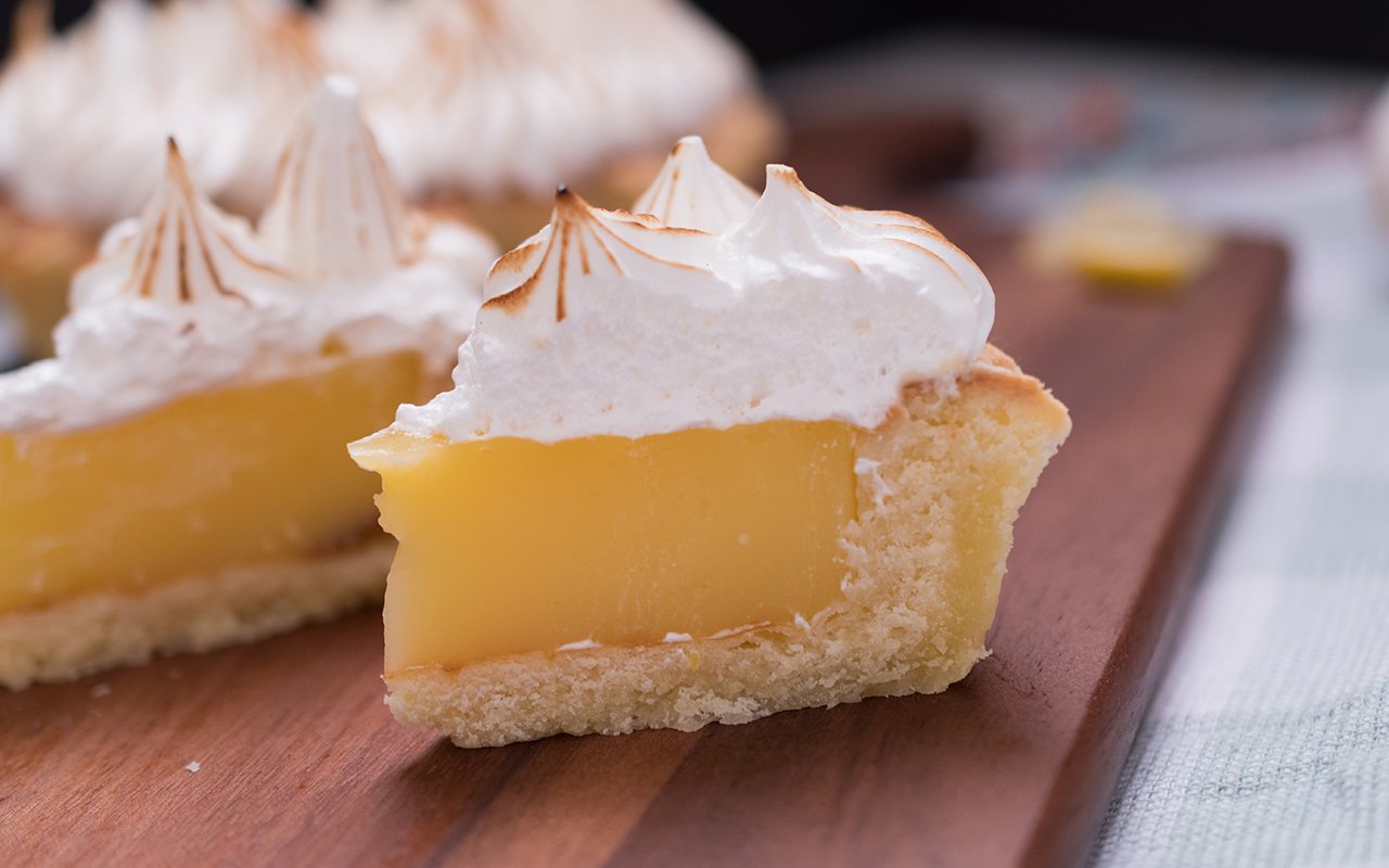 Hmmmm... an irresistible carving... for pastries! LB