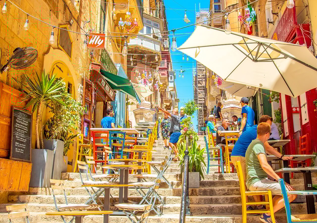 Valetta street - Malta - by Ruxandra - LBpress