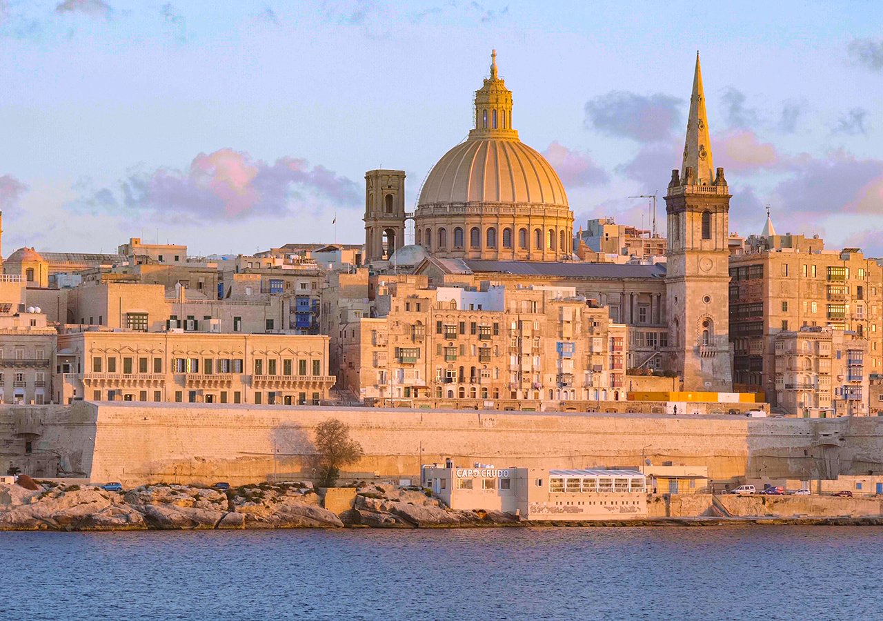 I talk to you about Malta - Valetta city by Ruxandra - LB press