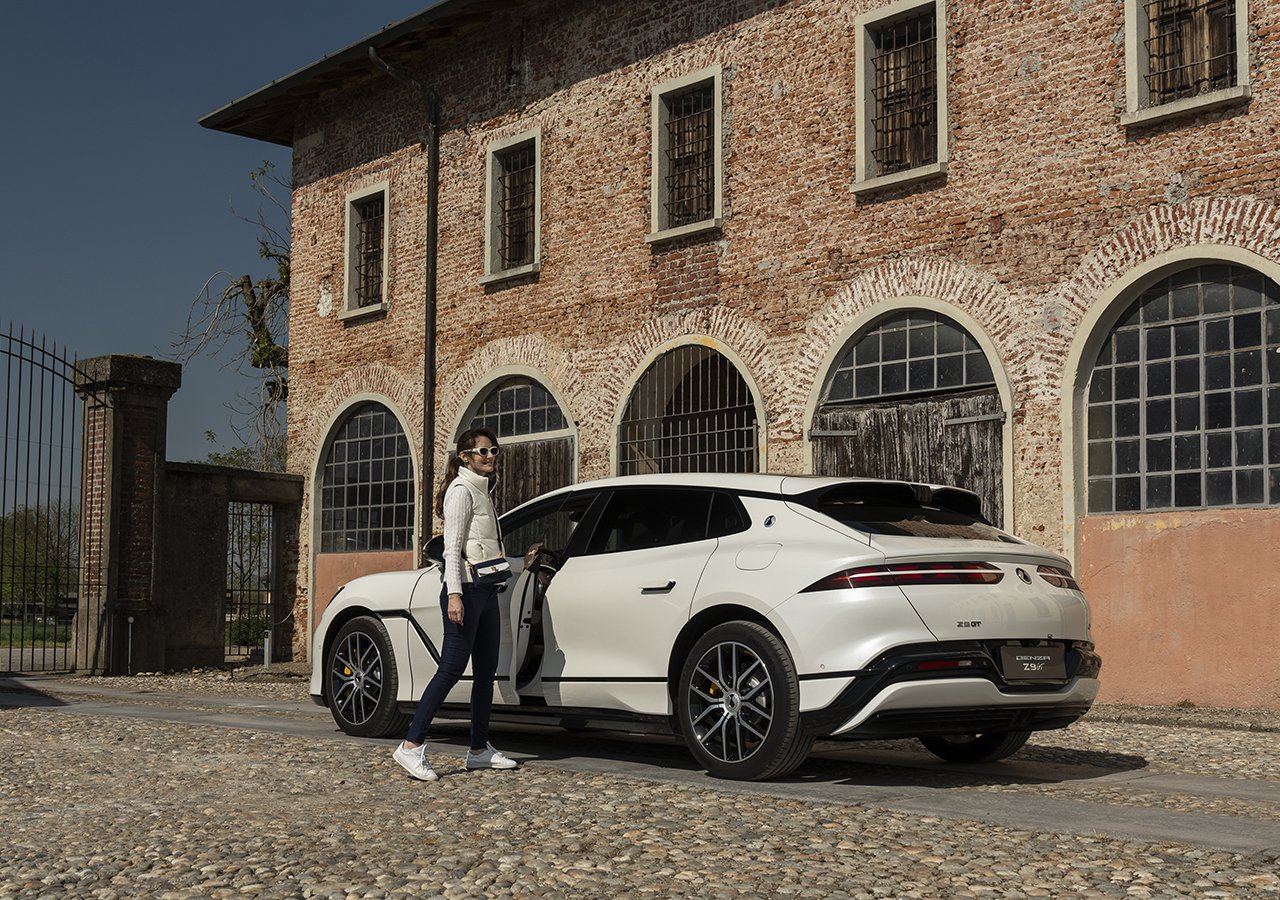 Press escape to Milan - Denza Z9gt - Ruxandr out