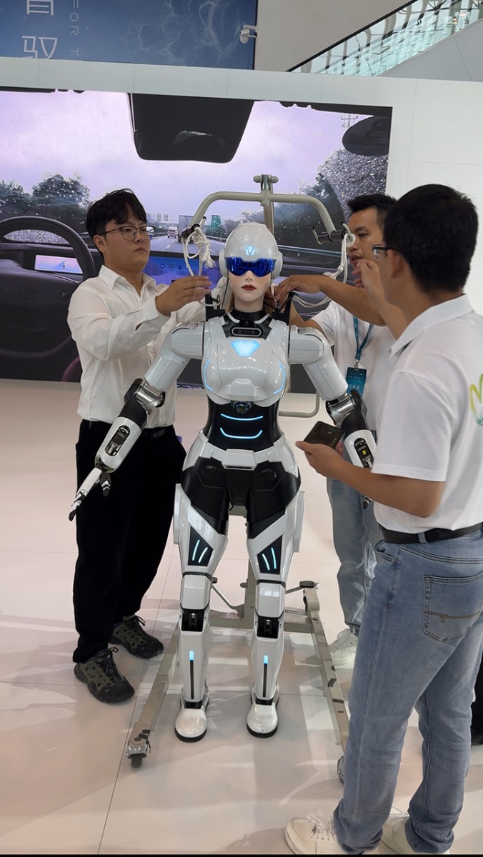 Tech adventure in China, with Ruxandra - LB