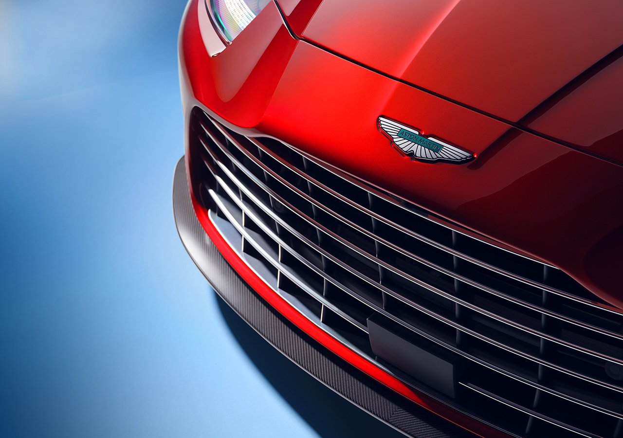 The return of an icon_Aston_Martin_Vanquish_LBpress