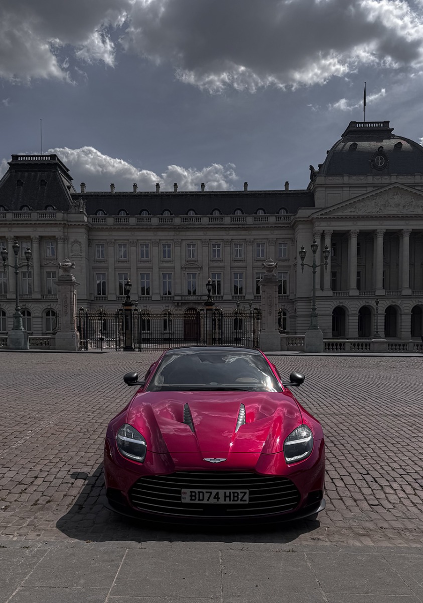 The return of an icon_Aston_Martin_Vanquish_LBpress