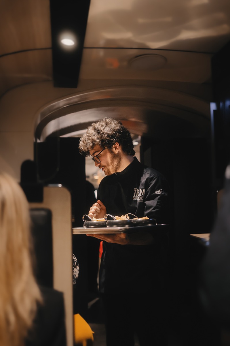 A gourmet journey on tracks, Tram'Experience